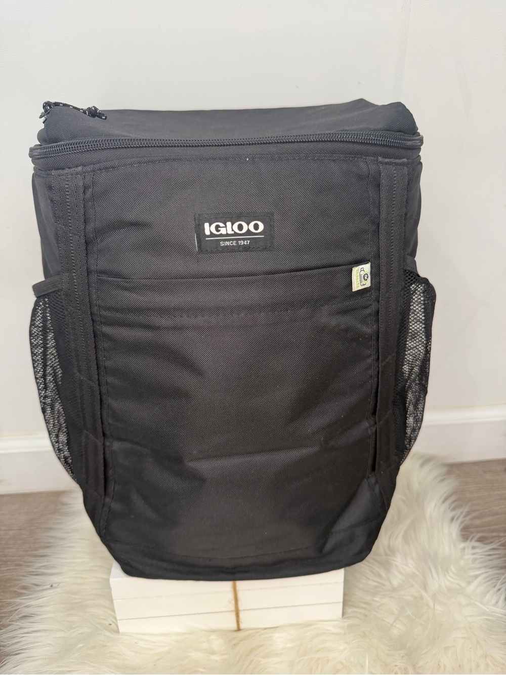 Igloo Black Insulated Cooler Backpack with Mesh Side Pockets